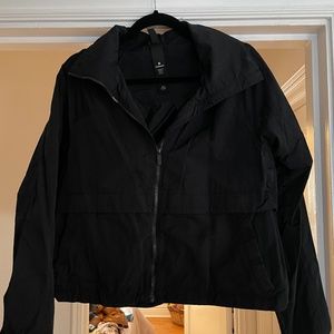LULULEMON CROPPED WINDBREAKER - SIZE 8